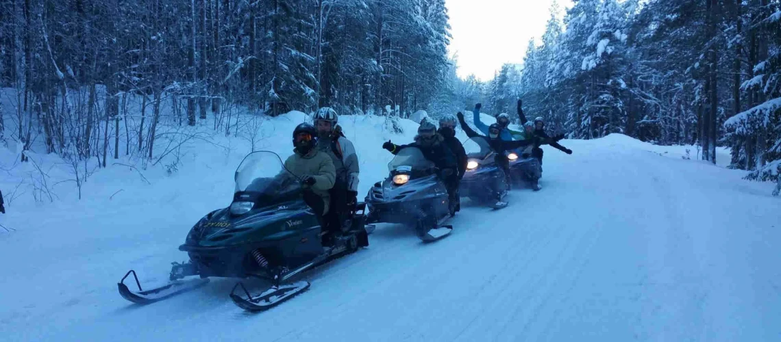 Snøscootersafari i Gol firmatur